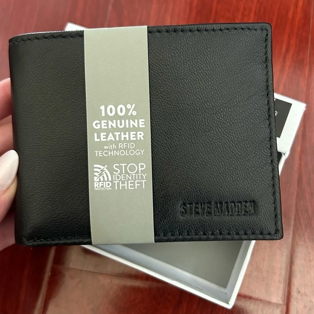 Steve Madden Black RFID Passcase Leather Wallet